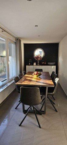 Essplatz Ansprechendes Einfamilienhaus mit extra viel Platz auf rund 245 m�
