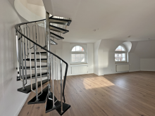 Wohnbereich mit Treppe zum Dachboden Bereits verkauft! Eigentumswohnung mit architektonischem Pfiff, in zentraler Lage von B�ckeburg