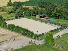 Reitplatz ERFOLGREICH VERKAUFT: Ensemble mit Wohnhaus, Gewerbe und Pferdehaltung