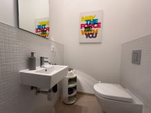 G�ste-WC im Erdgeschoss VERKAUFT - Stilvoll Wohnen im gro�z�gigen Einfamilienhaus