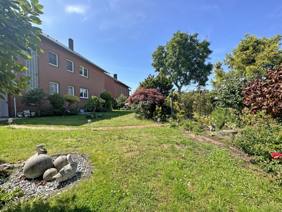 H�bscher Gartenbereich Zweifamilienhaus Rahden