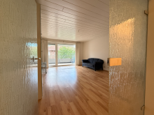 Wohnzimmer mit Balkonzugang Gut geschnittene 3-Zimmerwohnung mit Balkon, im 1. Innenstadtring