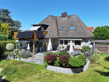 Gartenansicht VERKAUFT: Tolles Haus mit traumhaftem Au�enbereich