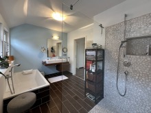 Badezimmer im Obergeschoss Bereits verkauft: Gepflegtes Einfamilienhaus mit viel Platz und sonnigem Grundst�ck