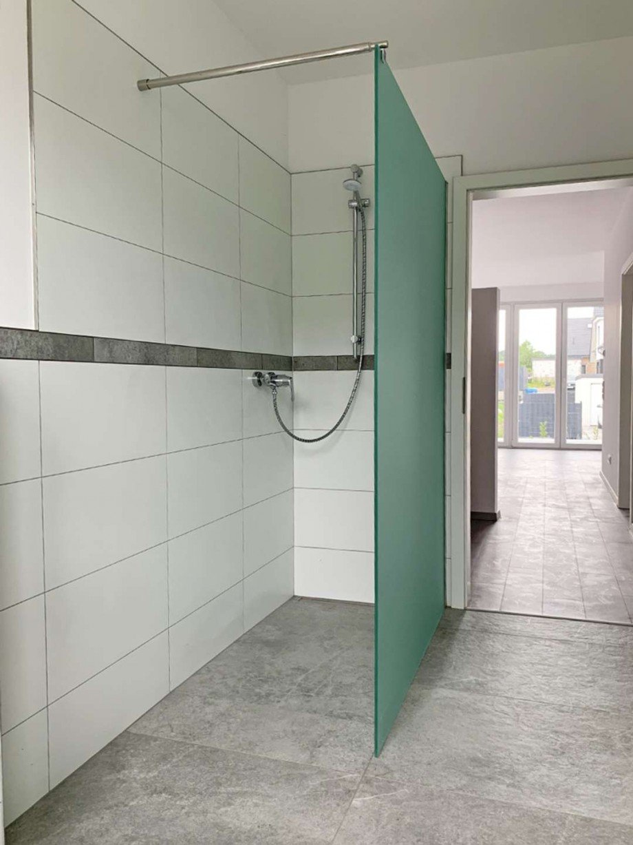 Bad im EG Doppelhaush�lfte Porta Westfalica