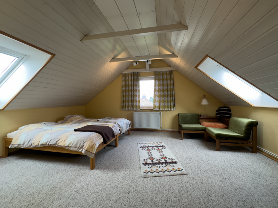Schlafzimmer 2 - OG Einfamilienhaus Obernkirchen