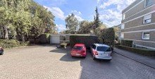 Einfahrt Garagenkomplex Gro�z�gige Stadtwohnung mit 4-Zimmern, Loggia und Garage