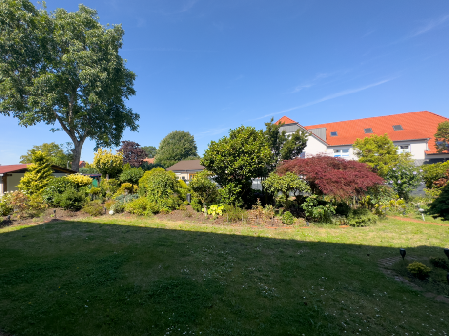 Gartenbereich Zweifamilienhaus Rahden