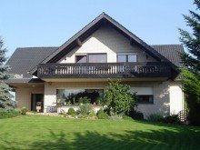 Zweifamilienhaus in Porta Westfalica - Veltheim zu verkaufen Gro�z�giges Anwesen mit Parkgrundst�ck und vielen M�glichkeiten!