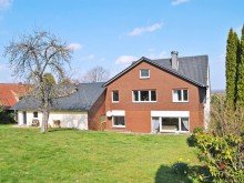 Einfamilienhaus - Zweifamilienhaus in Hille zu verkaufen Gro�z�giges Ein- bis Zweifamilienhaus inkl. separatem Bauplatz in Oberl�bbe