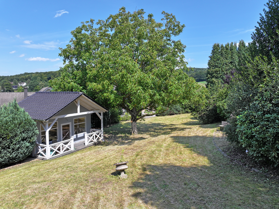 Gartenbereich mit Baugrundst�ck Haus Hee�en