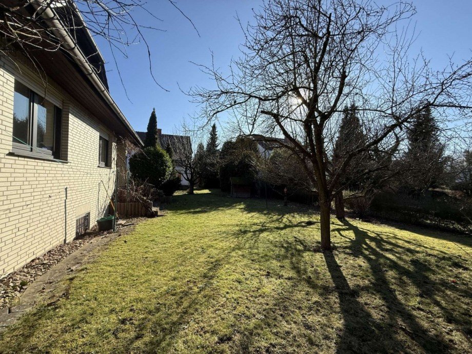 Sonniger Gartenbereich Einfamilienhaus B�ckeburg