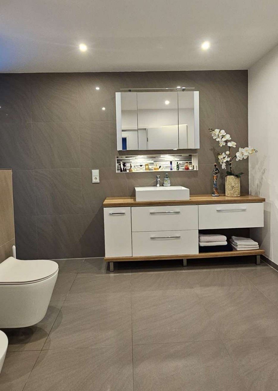 Badezimmer im Erdgeschoss Einfamilienhaus Minden