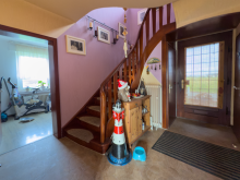Eingangsbereich / Treppenhaus Bereits verkauft - Einfamilienhaus im Siedlungsstil, in familienfreundlicher Lage
