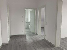Flurbereich OG Moderne Doppelhaush�lfte in toller Lage von Holzhausen