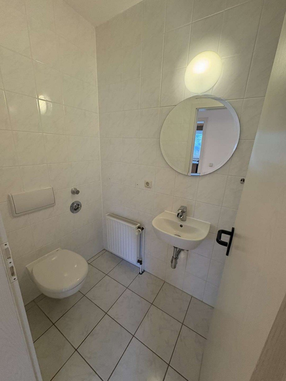 Separates G�ste-WC Wohnung Petershagen