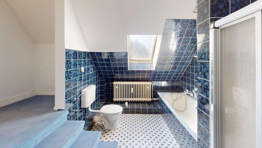 Badezimmer im DG Einfamilienhaus Porta Westfalica