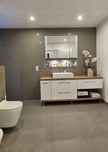 Badezimmer im Erdgeschoss Ansprechendes Einfamilienhaus mit extra viel Platz auf rund 245 m�