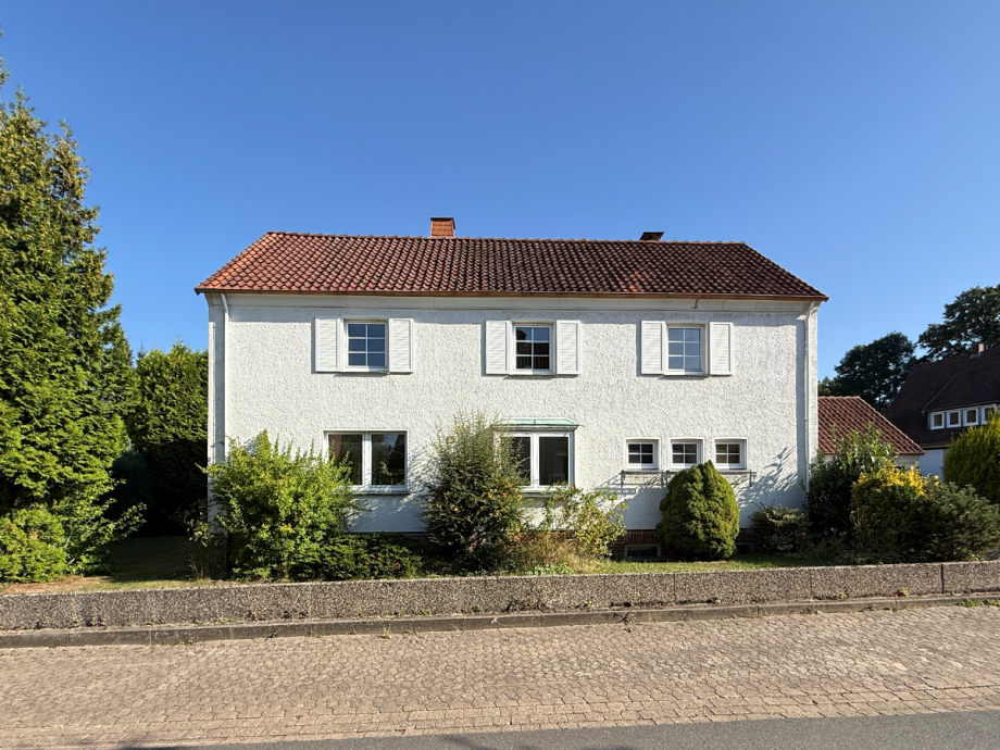 Stra�enseite (S�d-Ansicht) Haus B�ckeburg