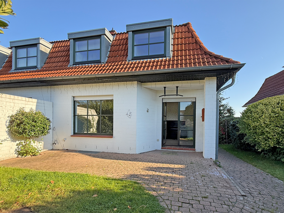 Westseite / Frontseite Doppelhaush�lfte Minden