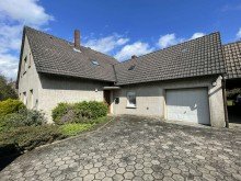 Stra�enansicht Interessantes Einfamilienhaus mit Ausbaupotential und Baugrundst�ck