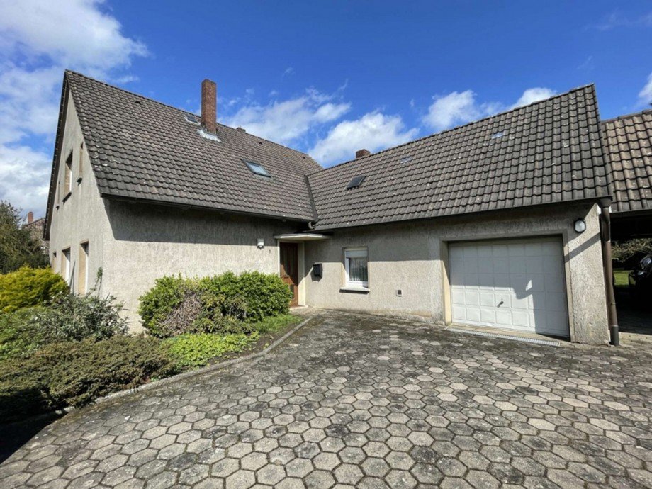 Stra�enansicht Einfamilienhaus Porta Westfalica / Neesen