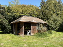 Gartenhaus Zweifamilienhaus mit gro�em Naturgrundst�ck.