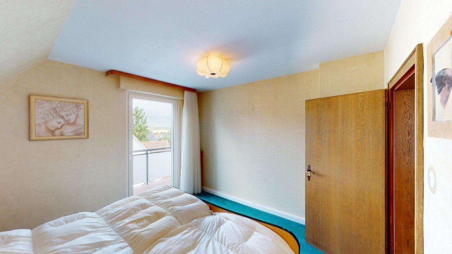 Schlafzimmer 4, mit Balkon - OG Haus Porta Westfalica