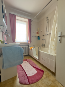 Badezimmer Verkauft: Reihenendhaus in zentraler Lage