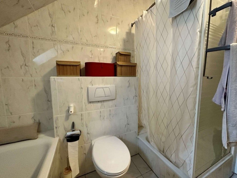 Bad OG-Wohnung Mehrfamilienhaus Porta Westfalica