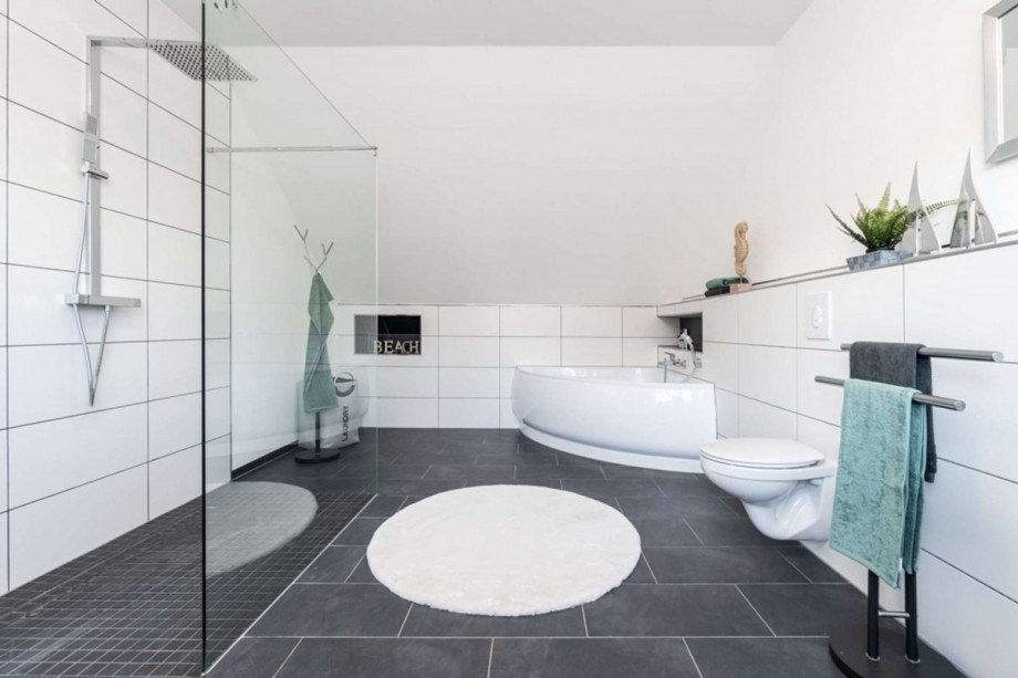 Badezimmer OG Mehrfamilienhaus Porta Westfalica / Barkhausen