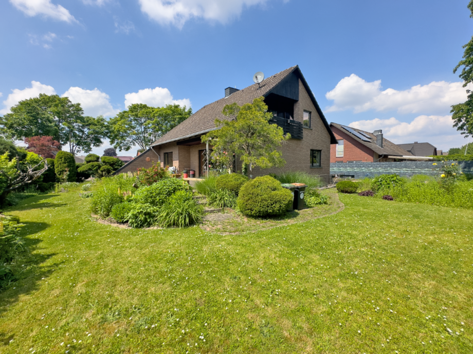 S�d-Ost-Ansicht Einfamilienhaus Porta Westfalica
