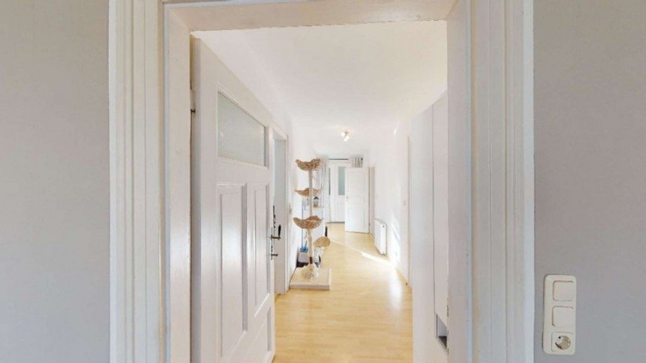 Flur / Eingangsbereich OG-Wohnung Mehrfamilienhaus Porta Westfalica
