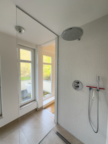 ... mit Ausblick VERKAUFT - Stilvoll Wohnen im gro�z�gigen Einfamilienhaus