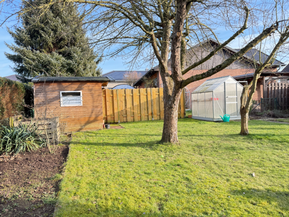Sonniger Grundst�cksbereich Zweifamilienhaus Minden