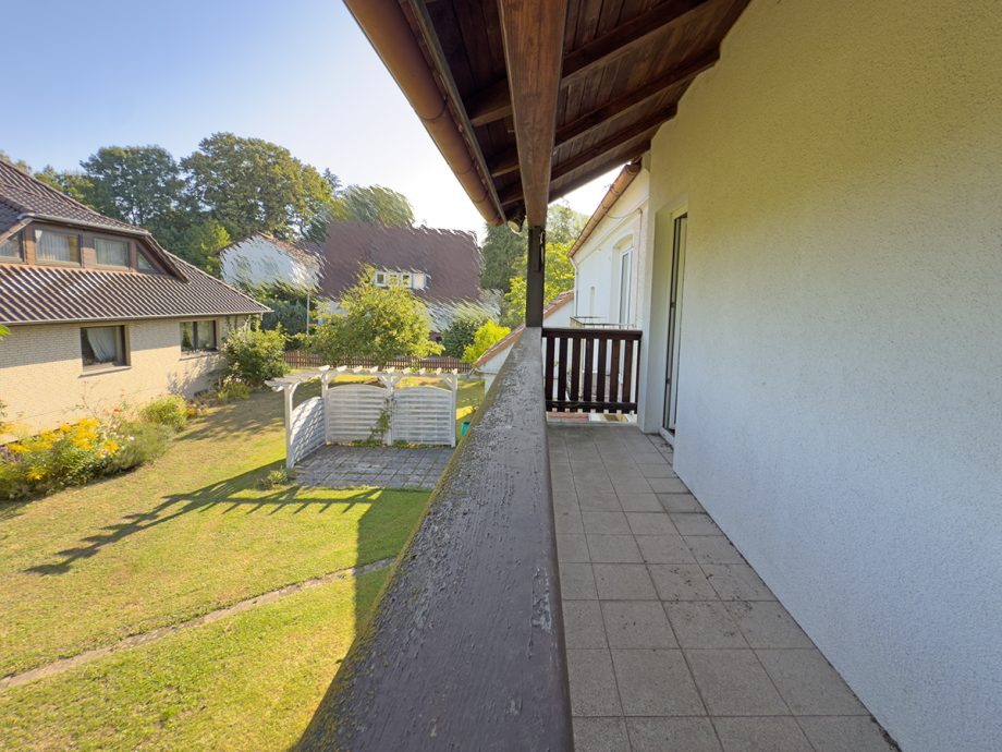 �berdachter Balkon im Obergeschoss Haus B�ckeburg