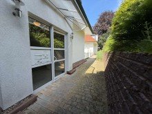 Hauseingang �u�erst gepflegte Eigentumswohnung f�r Kapitalanleger
