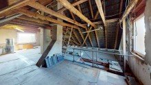 Dachboden Zweifamilienhaus mit gro�em Naturgrundst�ck.