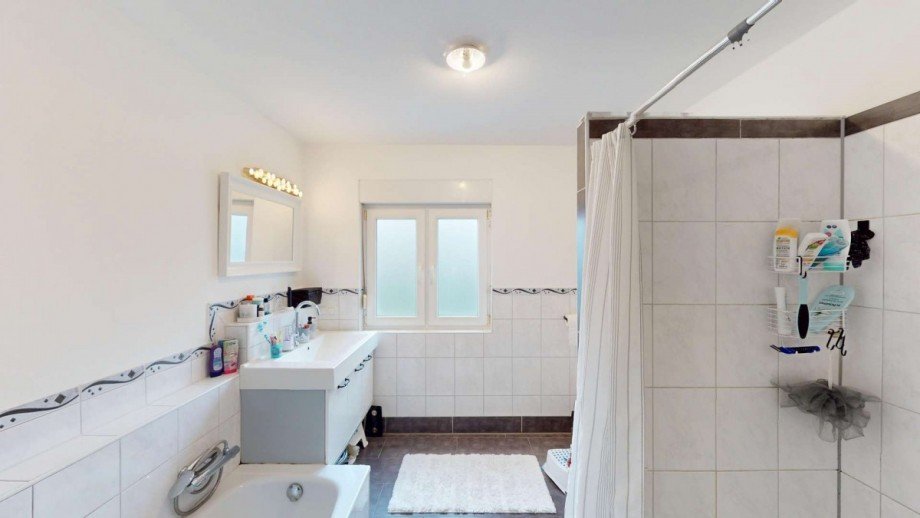 Badezimmer im EG Einfamilienhaus B�ckeburg