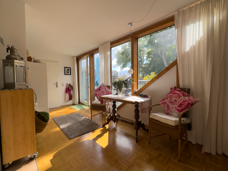 Heller, offener Flurbereich Dachgeschosswohnung Minden