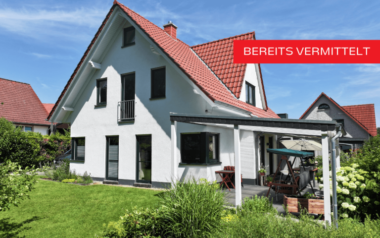 Bereits verkauft Porta Westfalica Einfamilienhaus Bereits verkauft - Junges Einfamilienhaus mit idyllischem Garten