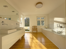 Badezimmer mit Badewanne... VERKAUFT - Stilvoll Wohnen im gro�z�gigen Einfamilienhaus