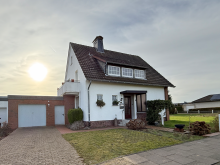 Stra�enansicht / Nordseite Bereits verkauft - Einfamilienhaus im Siedlungsstil, in familienfreundlicher Lage