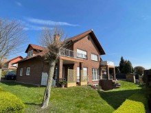 S�d-West-Ansicht Erdgeschosswohnung mit Terrasse und Gartenzugang, in ruhiger Wohnlage von P.W. - Hausberge